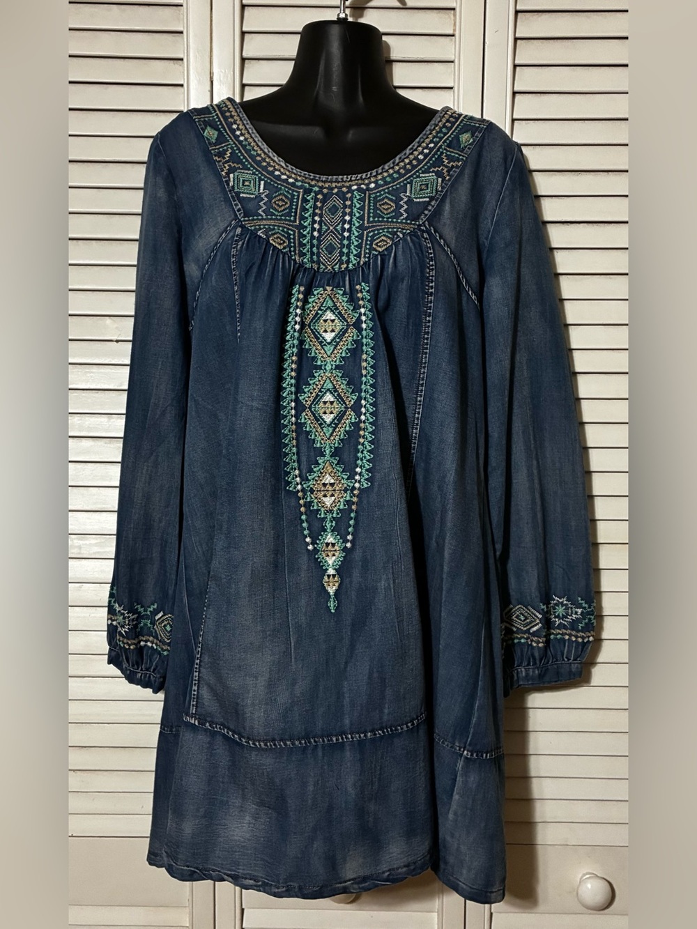 Monoreno Indigo Embroidered Long-Sleeve Dress with Teal Accents